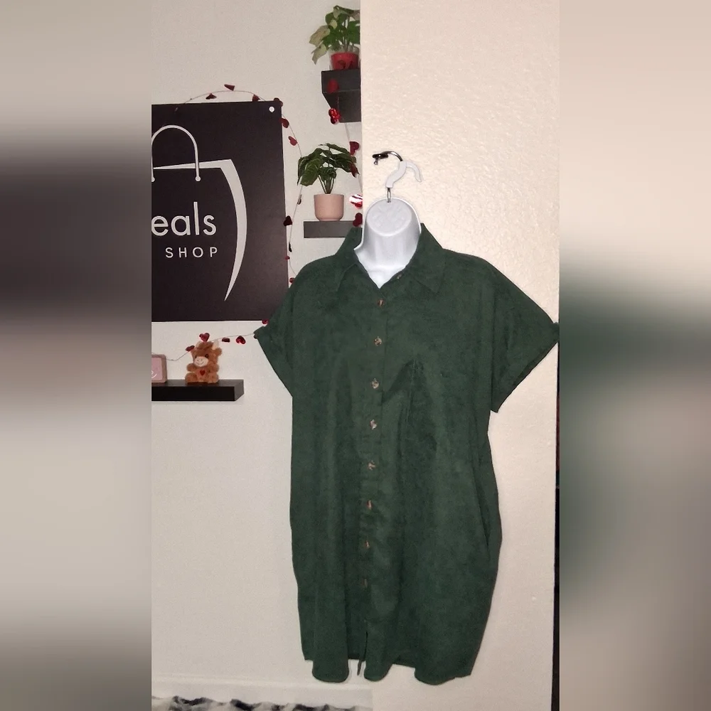 Green Button-Up Shirt - Picture 12 of 13